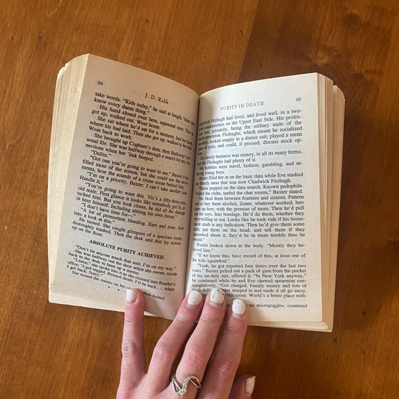 Nora Roberts / JD Robb Purity in Death” - Picture 3 of 5